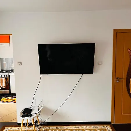 Lovely 1 Bedroom Apartment *