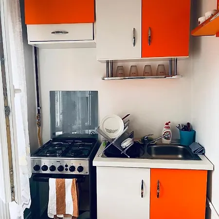 Lovely 1 Bedroom *